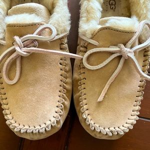 Ugg Dakota Slipper Brand New Never worn